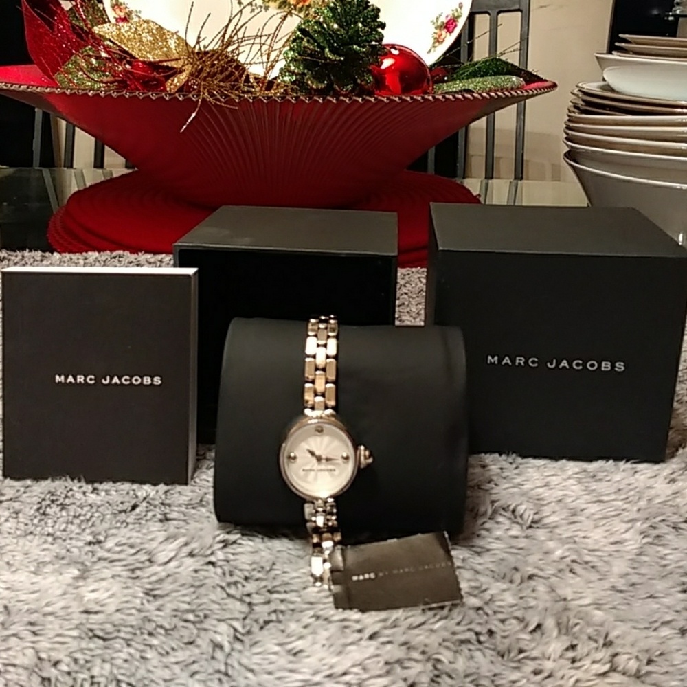 Authentic NWT Marc Jacobs watch. MJ3456